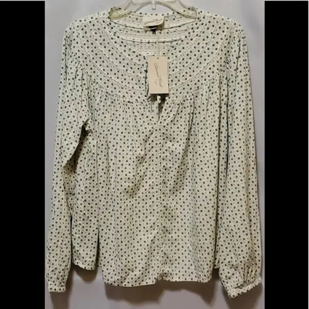 Women's Balloon Long Sleeve Poet Blouse - Universal Thread™ xs NWOT - Picture 2 of 8